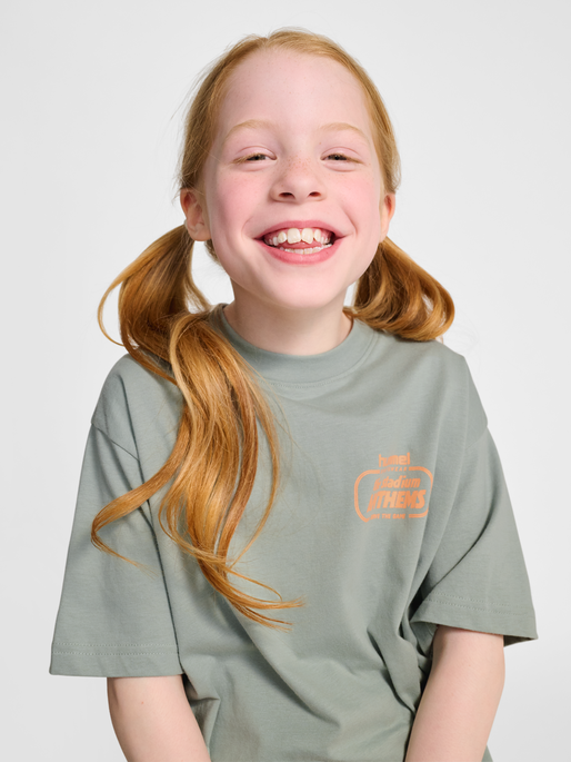 hmlJR LOOSE T-SHIRT S/S STADIUM, ICEBERG GREEN, model