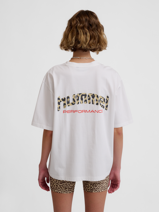 hmlFAST LOOSE T-SHIRT S/S, WHITE, model