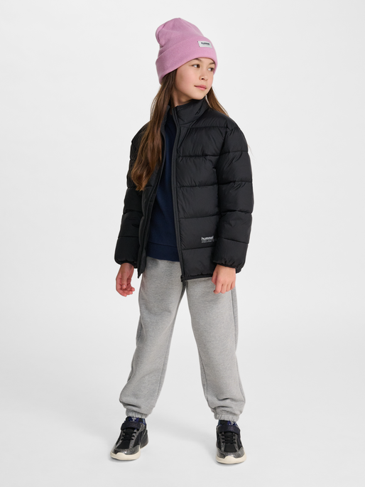 hmlJR LIGHTWEIGHT PUFFER JACKET, BLACK, model
