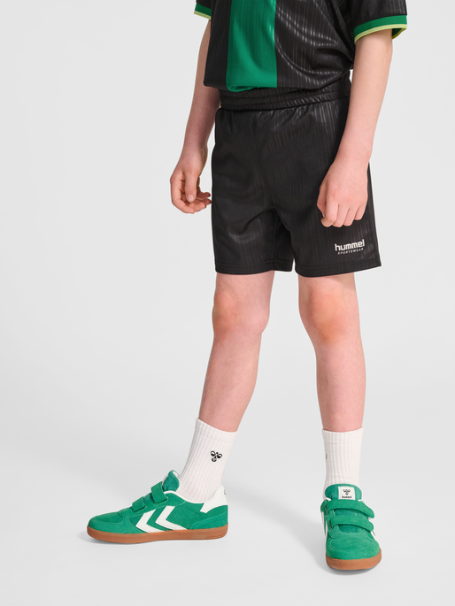 hmlJR BALL SHORTS, BLACK, model