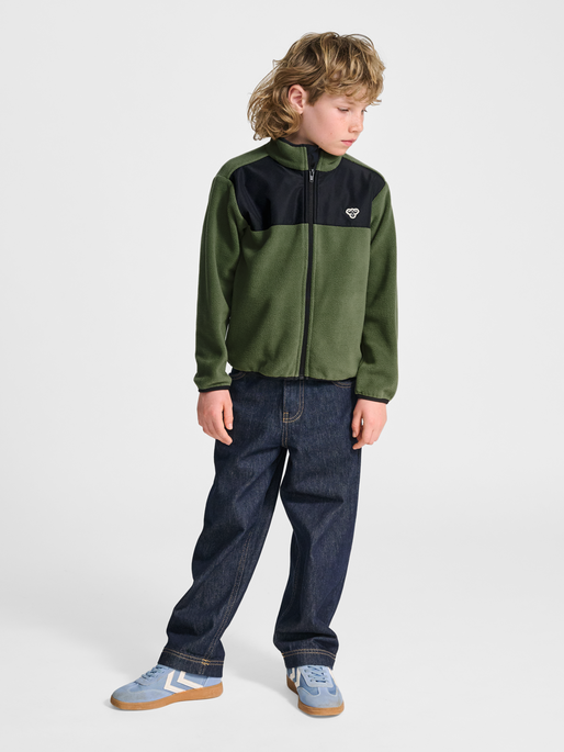 hmlJR FLEECE ZIP JACKET, OLIVINE, model