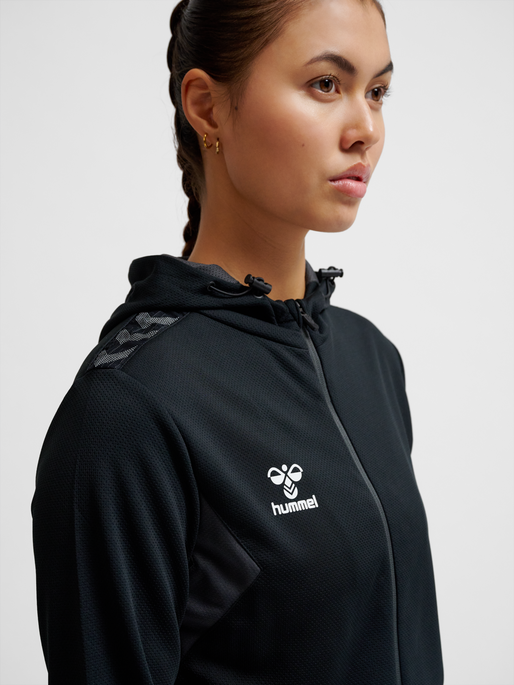 hmlAUTHENTIC PL ZIP HOODIE WOMAN, BLACK, model