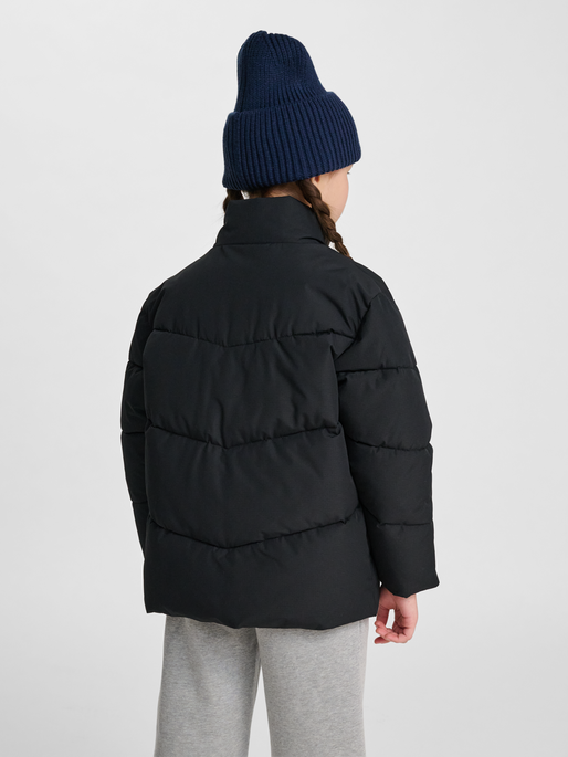 hmlJR PUFFER JACKET, BLACK, model