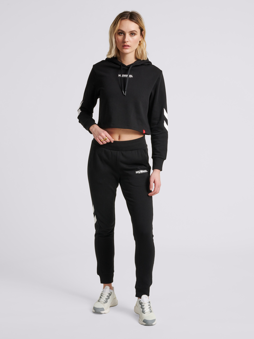 hmlLEGACY WOMAN CROPPED HOODIE, BLACK, model