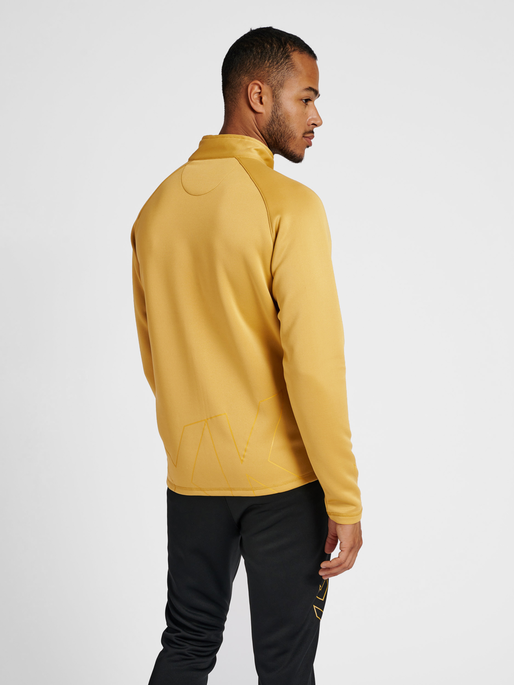 hmlCIMA XK ZIP JACKET, ANTIQUE GOLD, model