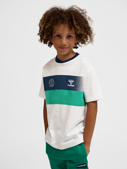 hmlESKE T-SHIRT S/S, MARSHMALLOW, model