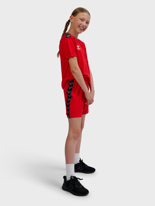 hmlAUTHENTIC PL SHORTS KIDS, TRUE RED, model