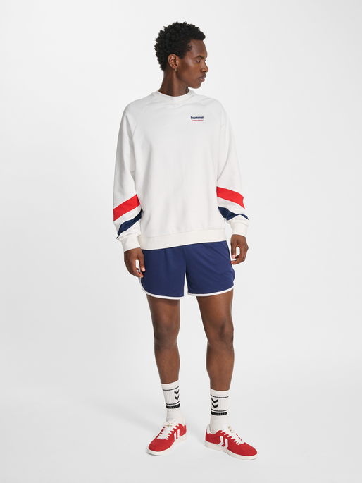 hmlOVERSIZED CREW SPORTSWEAR, BLANC DE BLANC/BLANC DE BLANC, model