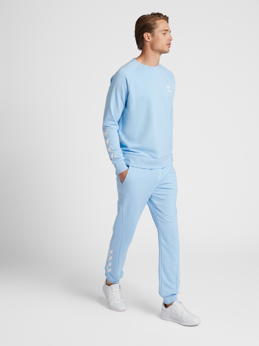 hmlISAM 2.0 REGULAR PANTS, 7165, model