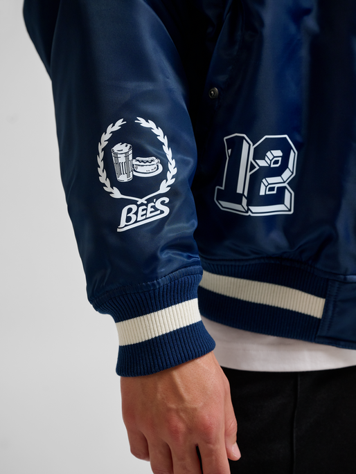 hmlLETTERMAN JACKET HSW, DRESS BLUES, model