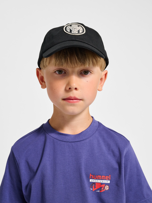 hmlJR BASEBALL BADGE CAP, BLACK, model