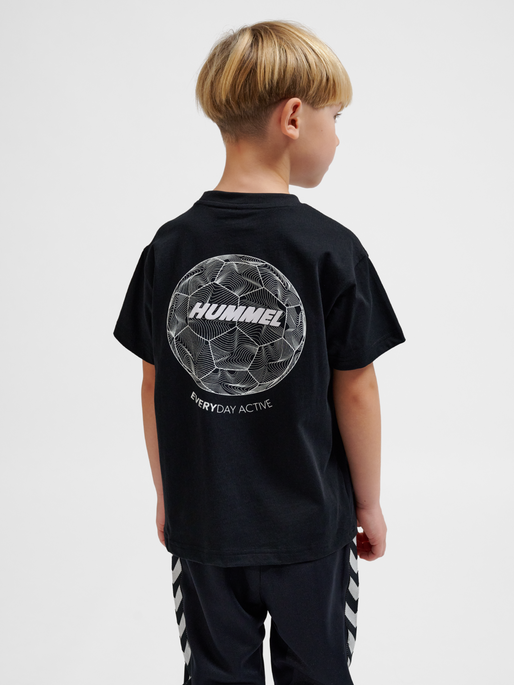hmlCASPER T-SHIRT S/S, BLACK, model