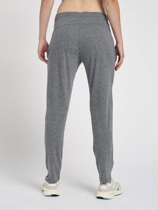 hmlZANDRA REGULAR PANTS, 2508, model