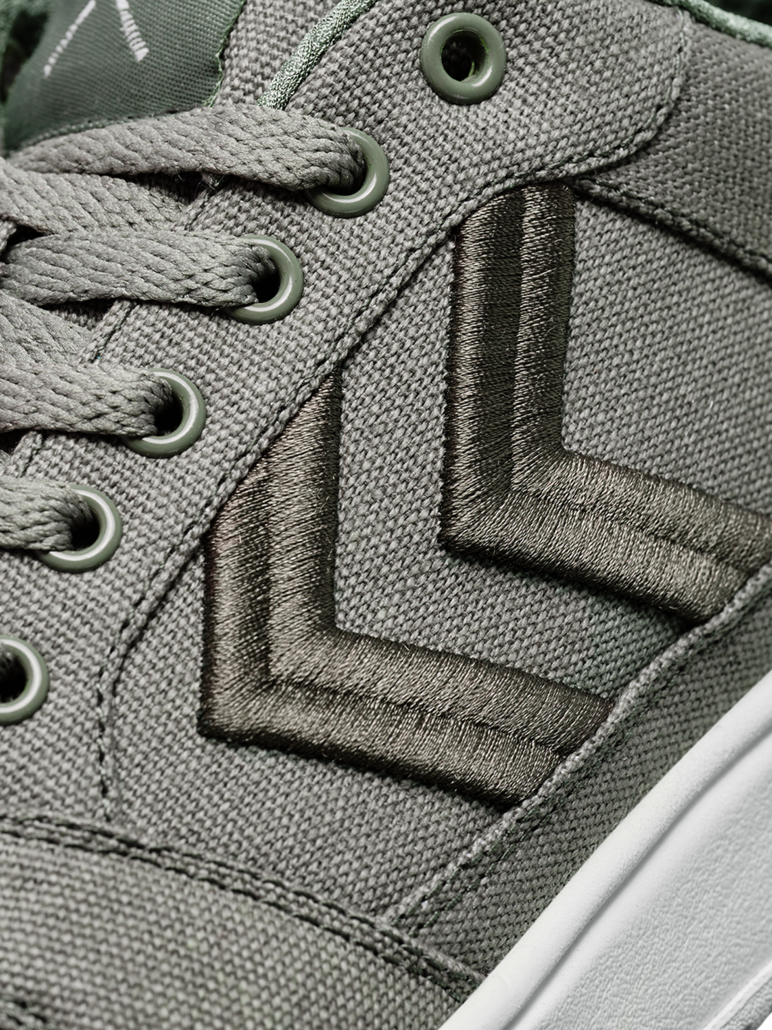 ST. POWER PLAY CANVAS, VETIVER, packshot