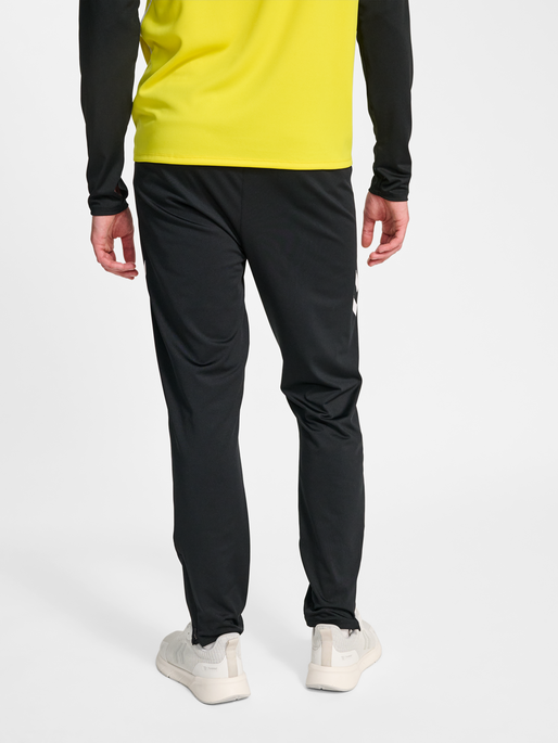 hmlLEAD 2.0 TRAINING PANTS, BLACK, model