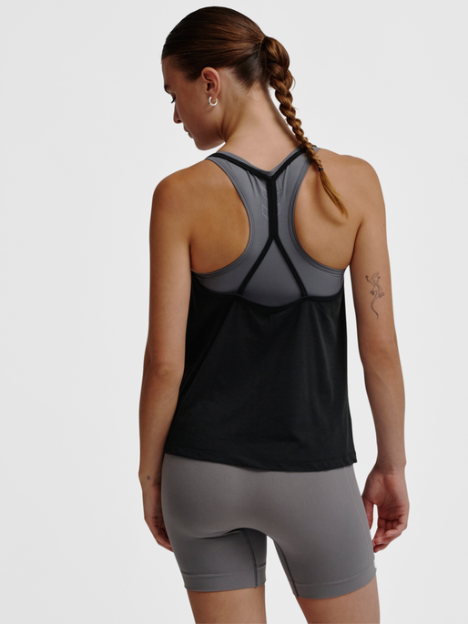 hmlMT VANJA STRAP TANKTOP, BLACK, model