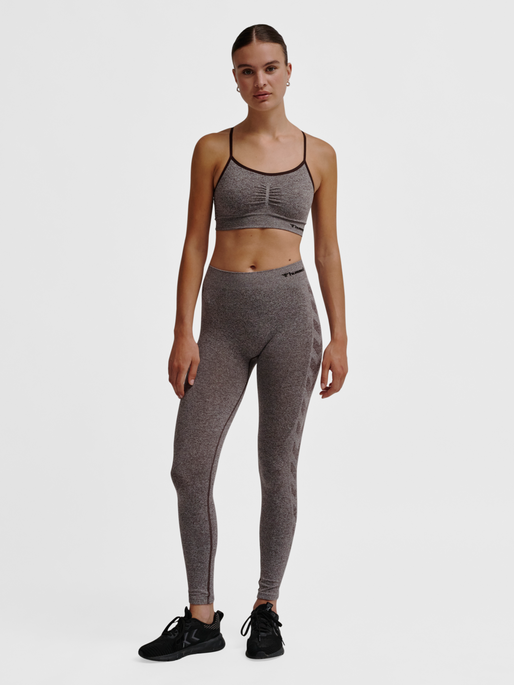 hmlCI SEAMLESS MID WAIST TIGHTS, CHOCOLATE PLUM MELANGE, model