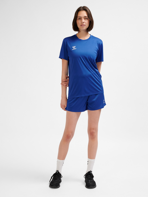 hmlESSENTIAL JERSEY S/S WOMAN, TRUE BLUE, model