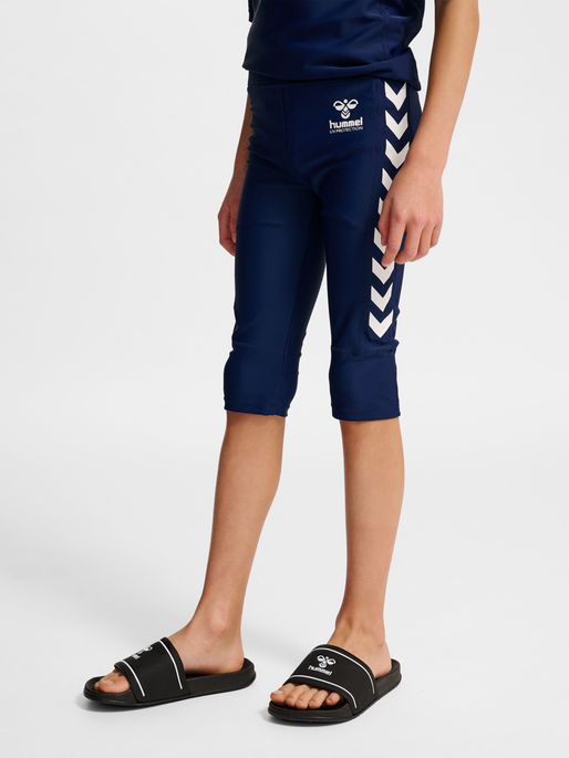 hmlFIJI SWIM SHORTS, NAVY BLAZER, model