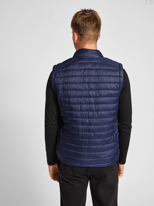 hmlRED QUILTED WAISTCOAT, MARINE, model