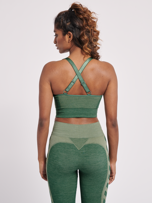 hmlCLEA SEAMLESS  SPORTS TOP, LAUREL WREATH/LILY PAD MELANGE, model