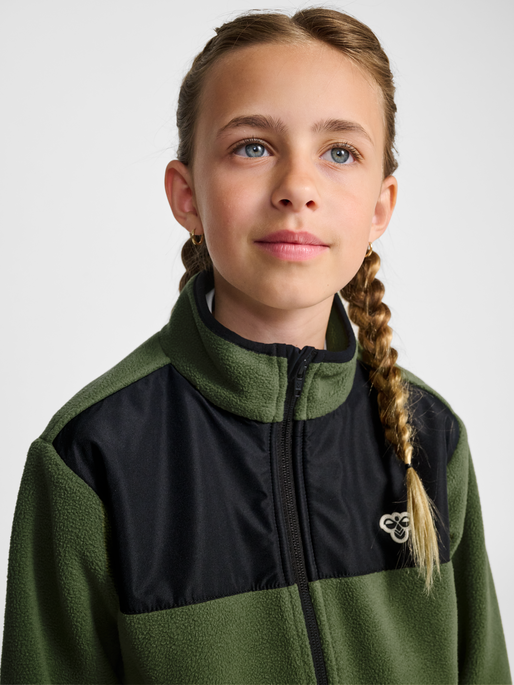 hmlJR FLEECE ZIP JACKET, OLIVINE, model