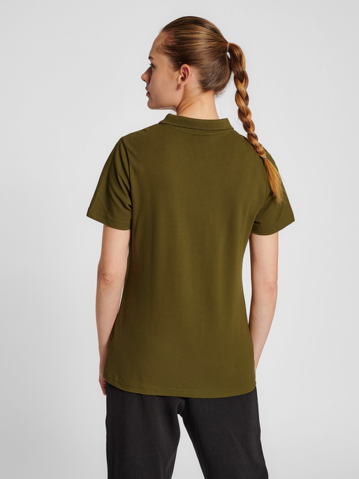hmlRED STRETCH POLO WOMAN, DARK OLIVE, model