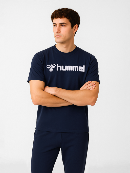hmlMOVER COTTON T-SHIRT S/S, MARINE, model