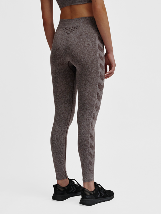 hmlCI SEAMLESS MID WAIST TIGHTS, CHOCOLATE PLUM MELANGE, model