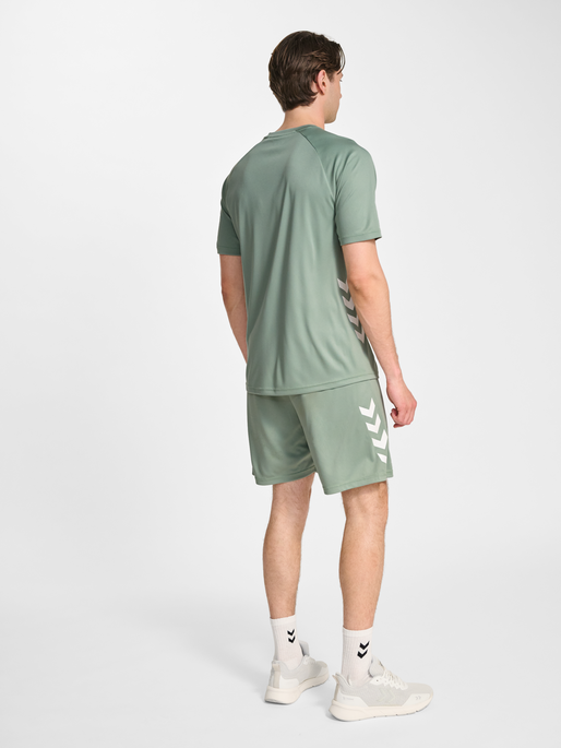 hmlPROMO SET, ICEBERG GREEN, model