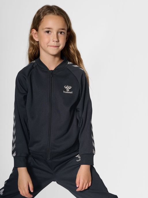 hmlNOMA ZIP JACKET, BLACK, model