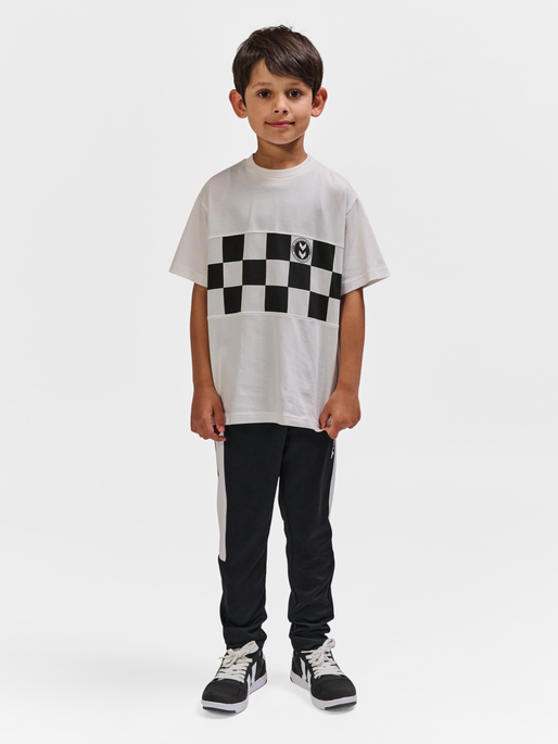 hmlRUNNER T-SHIRT S/S, MARSHMALLOW, model