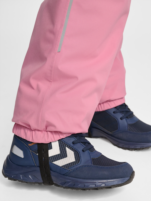 hmlJR BLOCK SNOWSUIT WP, POLIGNAC, model