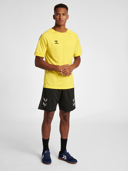 hmlLEAD S/S POLY JERSEY, BLAZING YELLOW, model