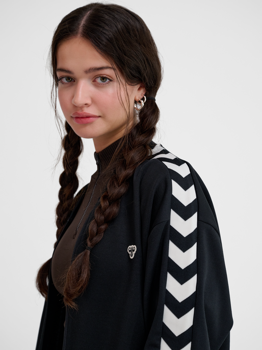 hmlARCHIVE REGULAR POLY ZIP JACKET, BLACK, model