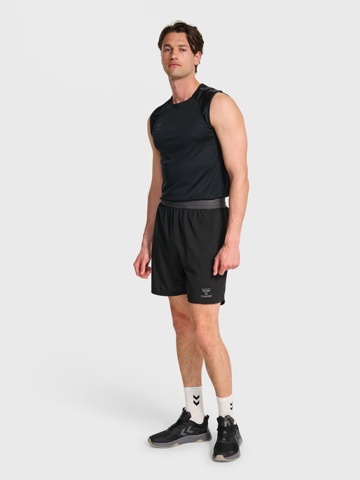 hmlPRO TRAINING SHORTS, BLACK, model