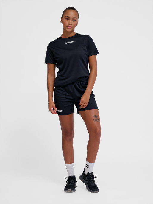 hmlMULTI PL SHORTS WOMAN, BLACK, model